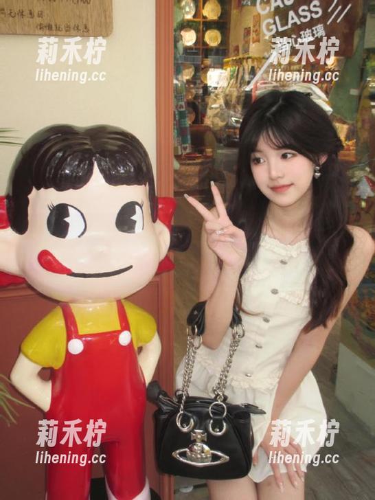 Kitkat Cosplay 高清福利!Kitkat Cosplay的阿尔托莉雅Alter泳装写真,赶快免费下载吧.txt